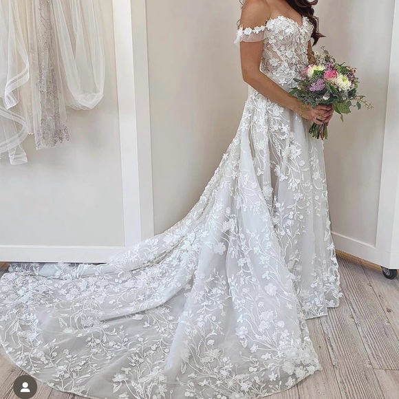 Calla Blanche wedding gown - Picture 17 of 17